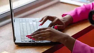 Ile kosztuje laptop? Przegląd cen i modeli 2025