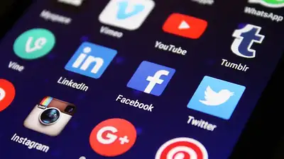 Jak działa TikTok? Kluczowe funkcje i algorytm platformy