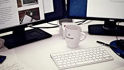 Praca na dwóch monitorach – zwiększ efektywność i komfort