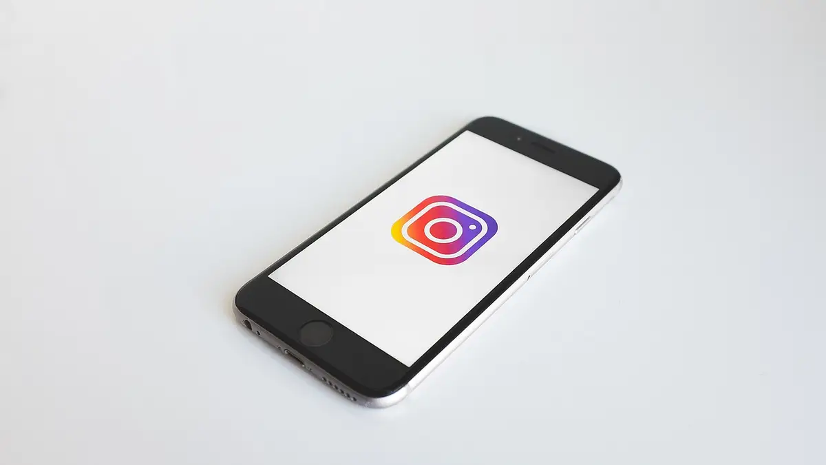 Jak sprawdzić relacje na Instagramie? Najlepsze metody i nar