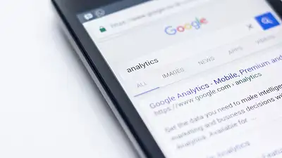 Spór Google vs SerpApi o pozyskiwanie danych i ochronę praw