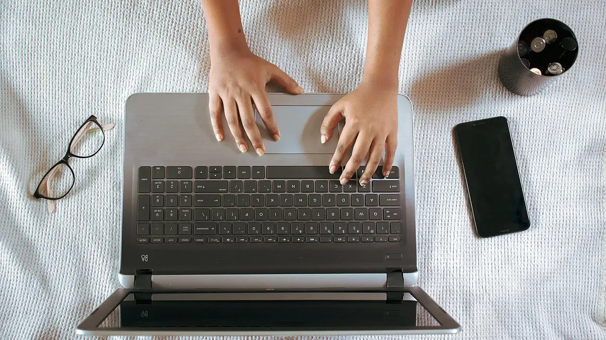 Laptopy 2025: Wybór, modele i porady zakupowe
