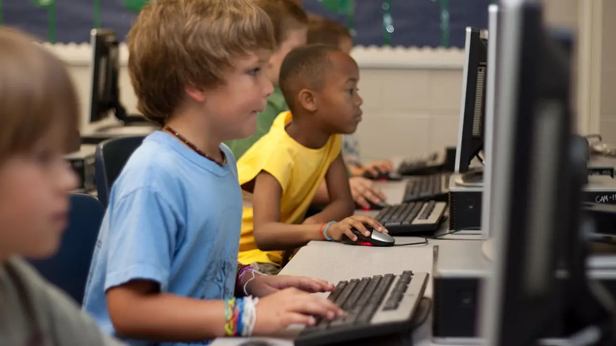 Komputery dla dzieci – najlepsze laptopy edukacyjne 2025